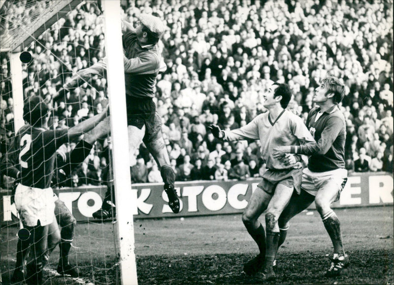 Belgian Football: Union St. Gillis- RSC Anderlecht - Vintage Photograph