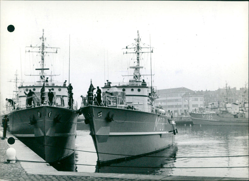 German minesweepers on a visit in Oostende are leaving. - Vintage Photograph