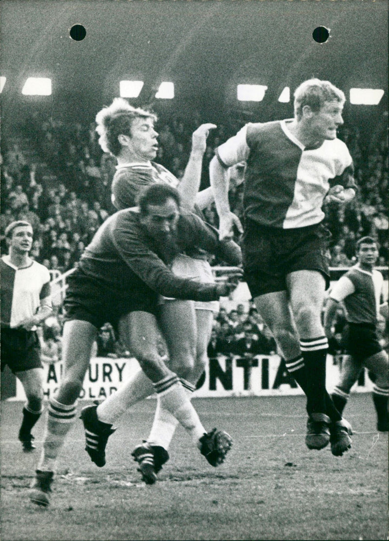 Football match: Anderlecht vs Feyenoord 1/2 - Vintage Photograph