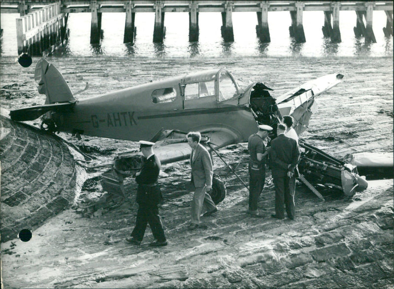 English tourist plane fell at sea. - Vintage Photograph