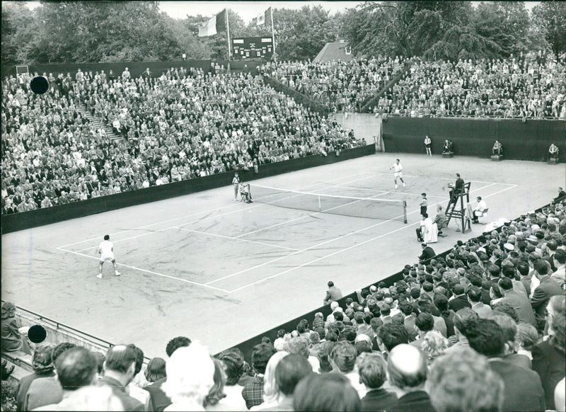 Davis Cup between Washer vs Contreras - Vintage Photograph