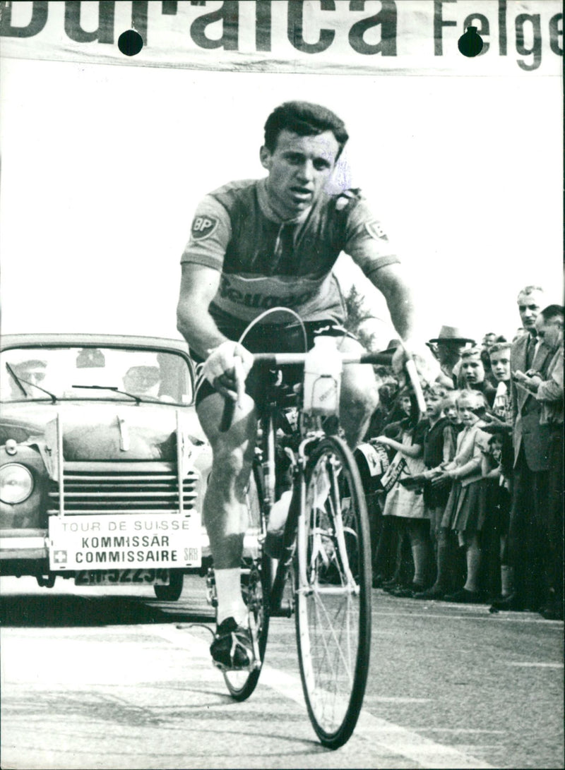 Sorgeloos conquered 2nd place in Tour of Switzerland - Vintage Photograph