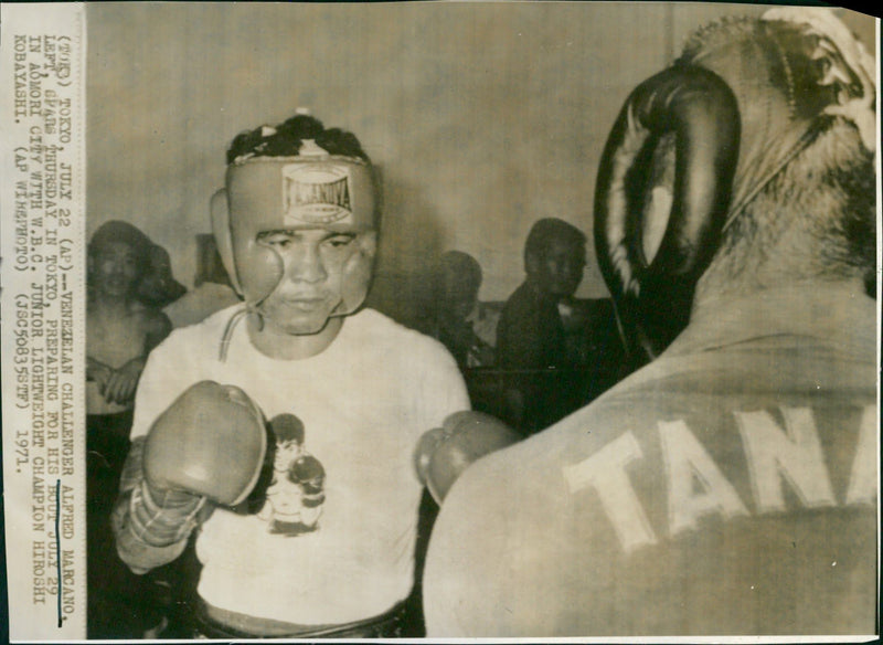 Boxing WBC Junior lightweight championship - Vintage Photograph