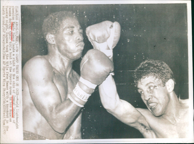 Mando Ramos vs Ismael Laguna - Vintage Photograph