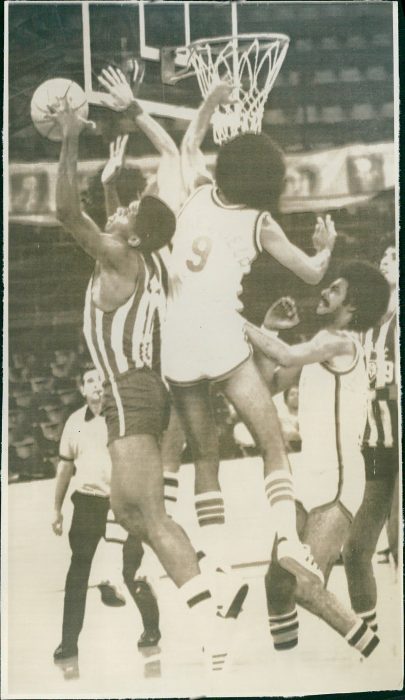 1975 Panamerican Games Mexico- Basketball - Vintage Photograph