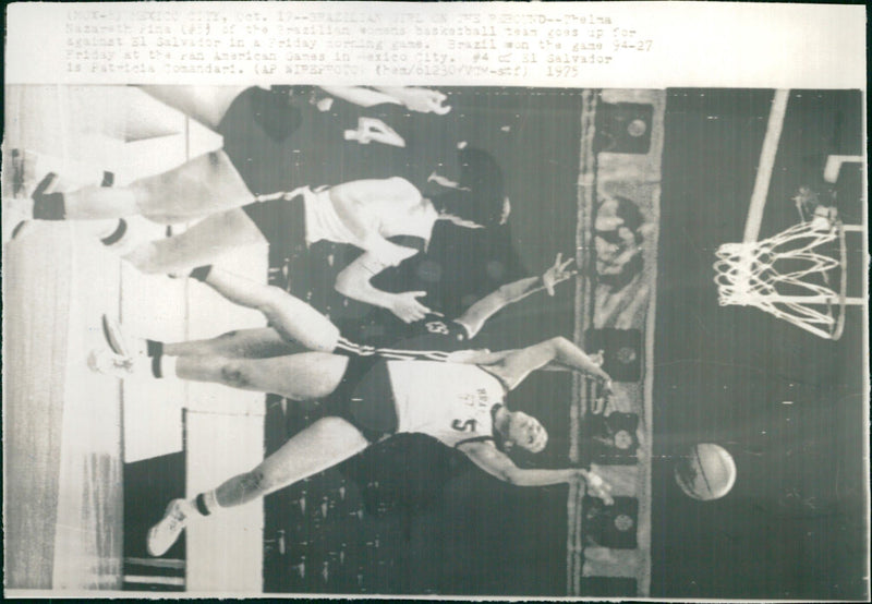 Panamerican Games- Basketball Brazil- El Salvador - Vintage Photograph