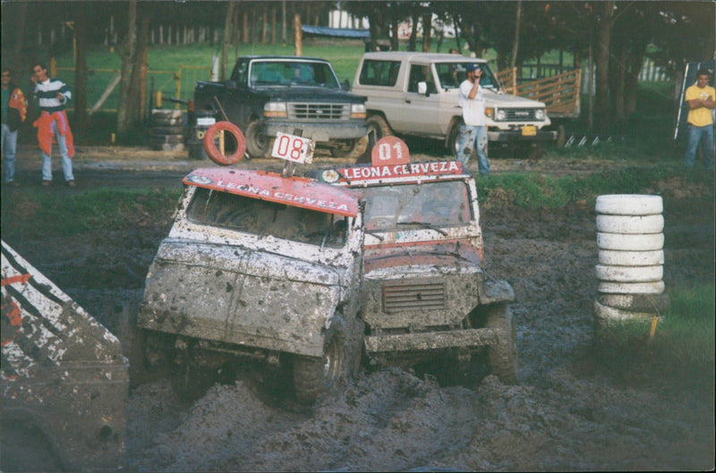 1998 Cerveza Leona Camper Cross Cup - Vintage Photograph