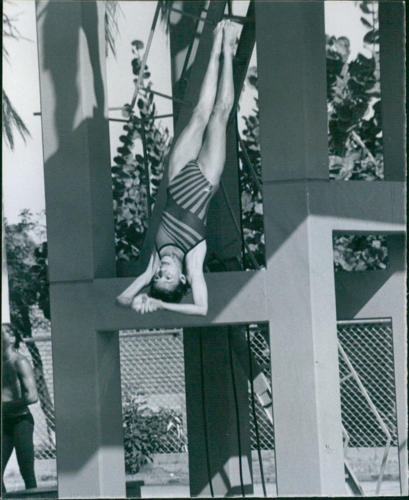 Diving Participant in the 1989 Bolivarian Games - Vintage Photograph
