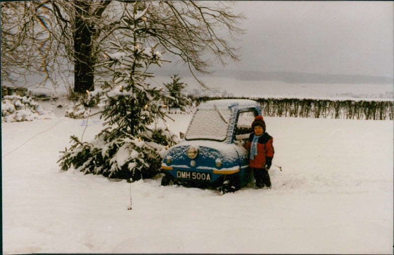 1962 DMH 500A Peel P50 - Vintage Photograph