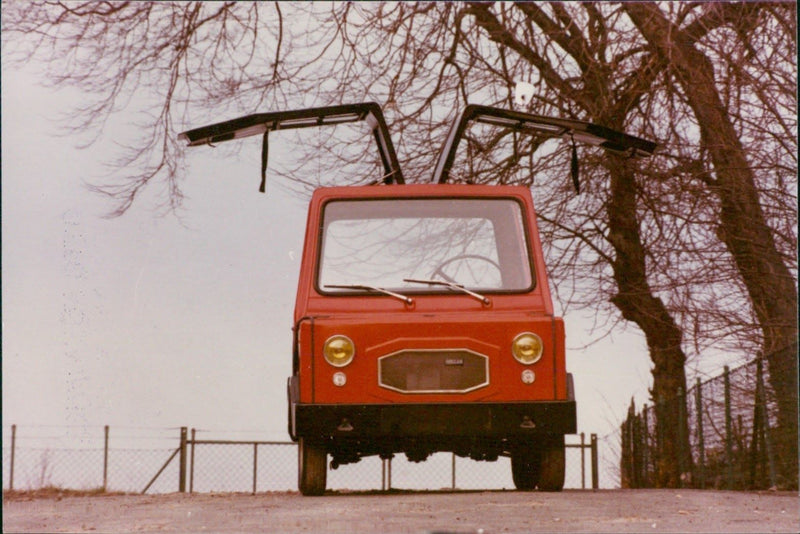 1976 William S4 - Vintage Photograph