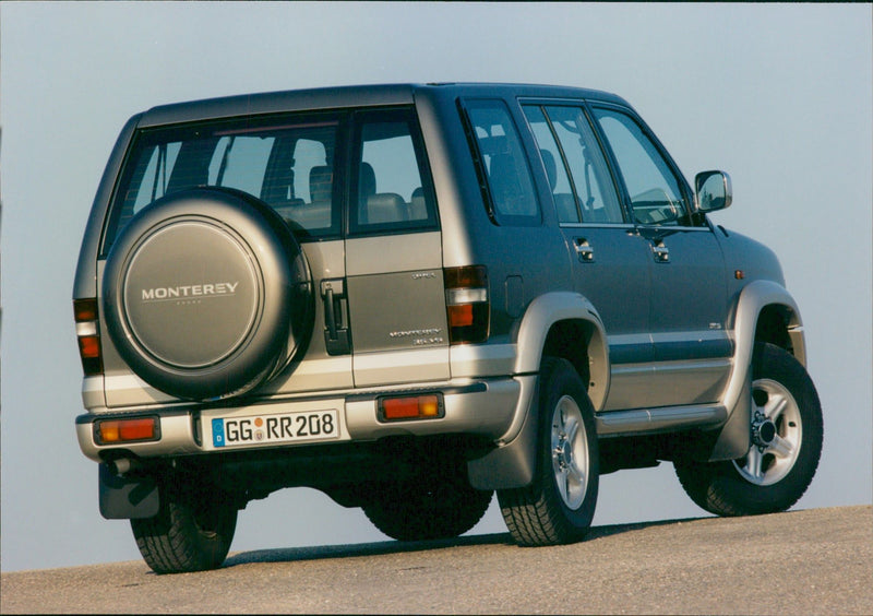 1998 Opel Monterey - Vintage Photograph