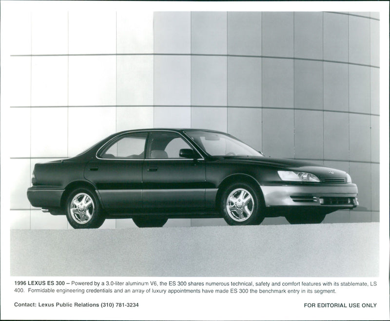 1996 Lexus ES 300 - Vintage Photograph