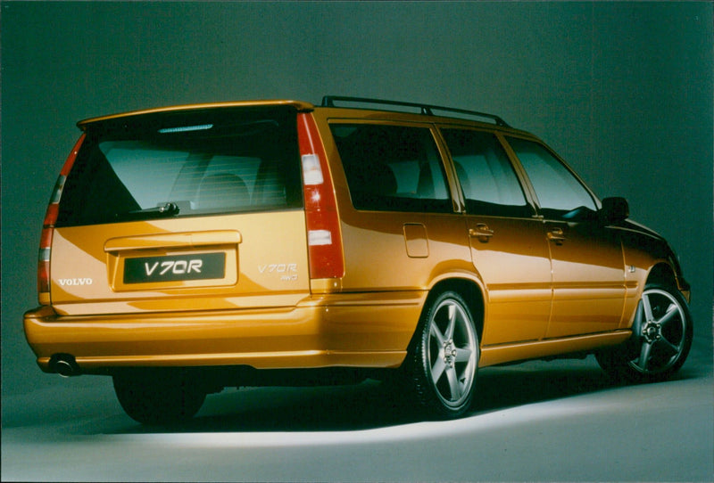 1997 Volvo V70 R AWD - Vintage Photograph