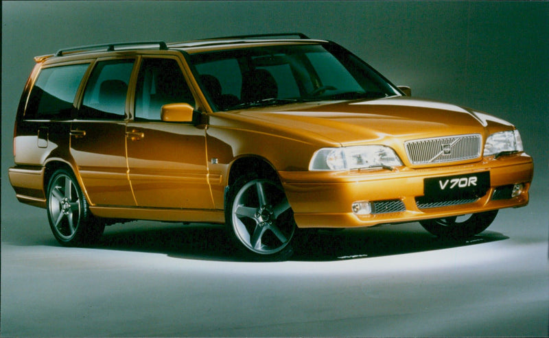 1997 Volvo V70 R AWD - Vintage Photograph