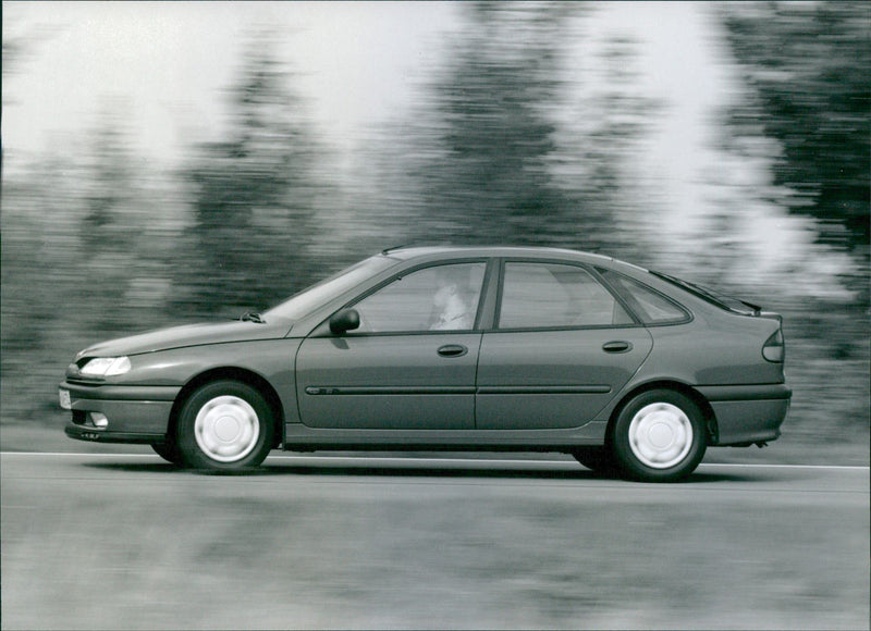 1995 Renault Laguna - Vintage Photograph