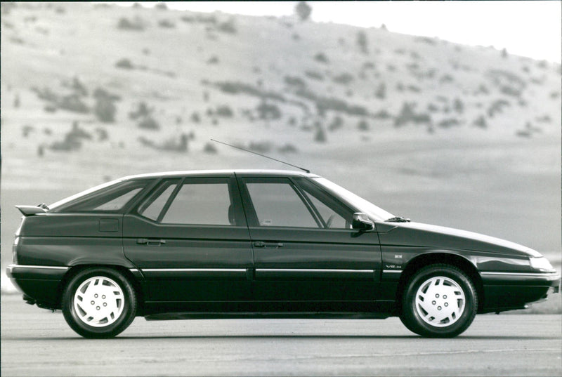 1990 Citroen XM V6.24 - Vintage Photograph