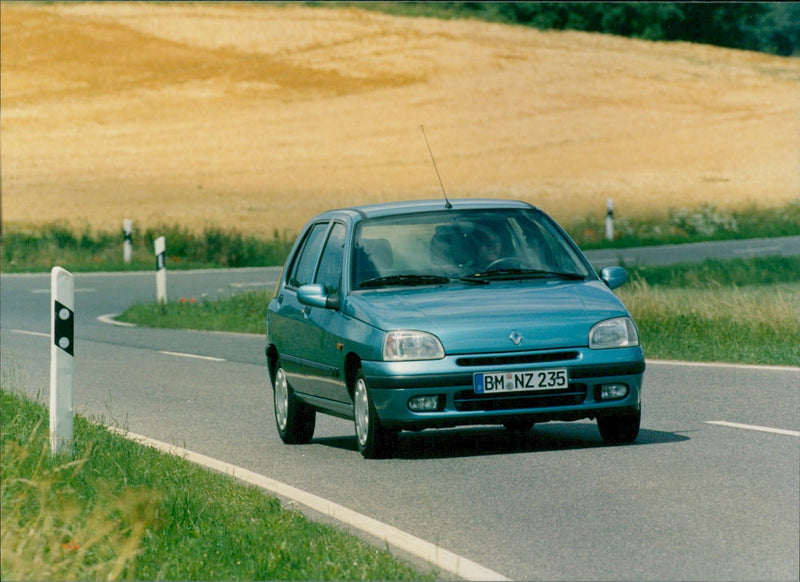 Renault Twingo - Vintage Photograph