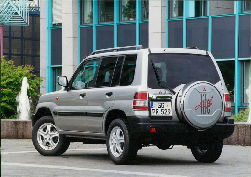 Mitsubishi Pajero Pinin Life - Vintage Photograph