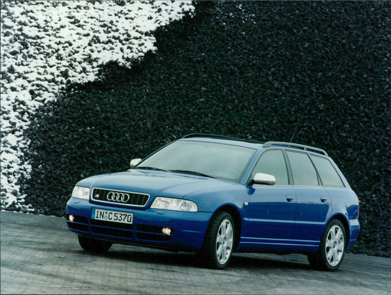 Audi S4 Avant 1999 - Vintage Photograph