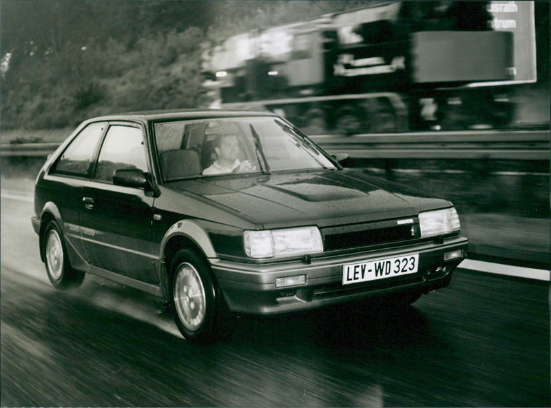 1986 Mazda 323 Turbo 4WD 16 V - Vintage Photograph