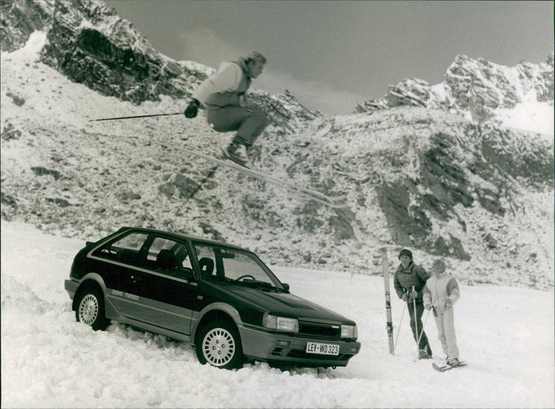 1986 Mazda 323 Turbo 4WD 16 V - Vintage Photograph