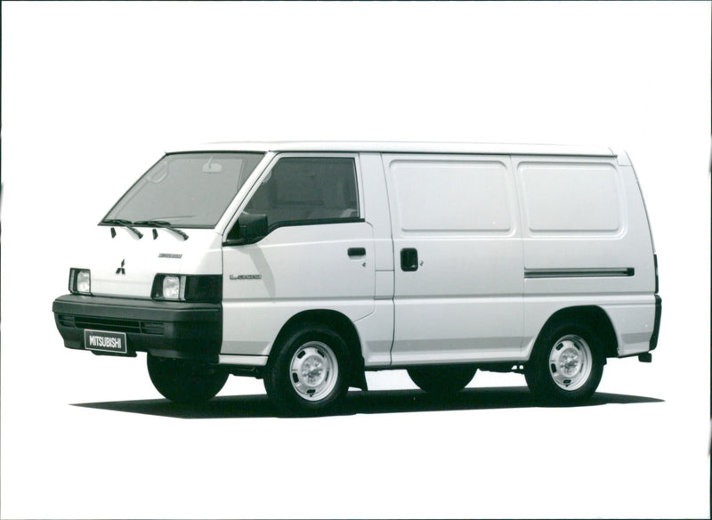 Mitsubishi L300 - Vintage Photograph