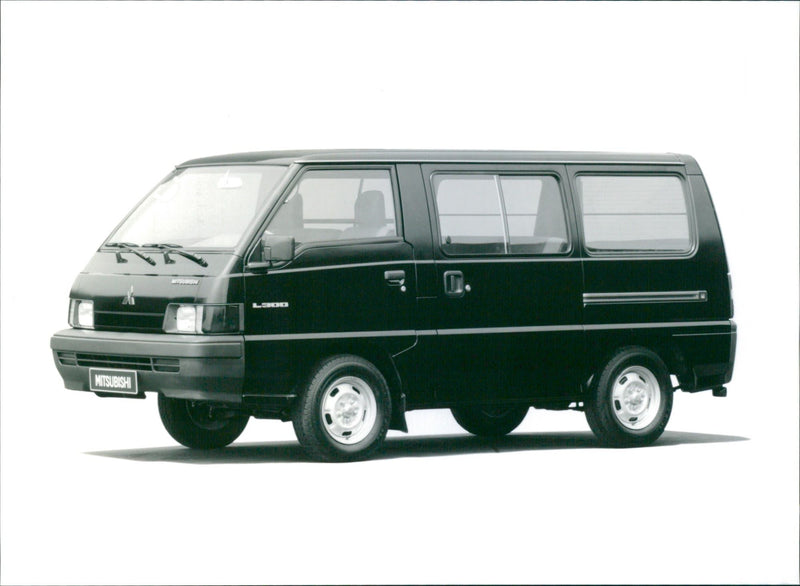 Mitsubishi L300 - Vintage Photograph