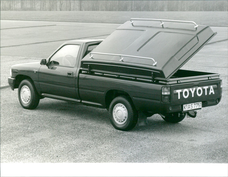 1989 Toyota HiLux - Vintage Photograph