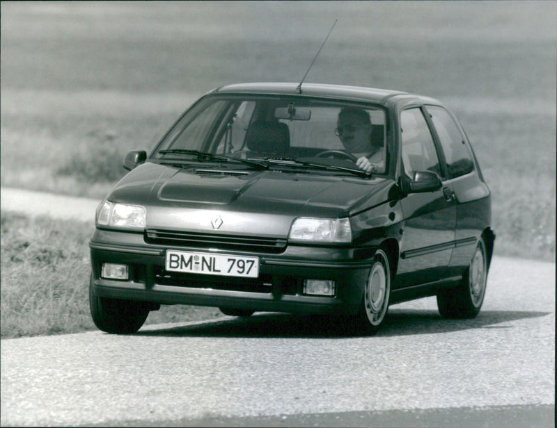 Renault Clio - Vintage Photograph