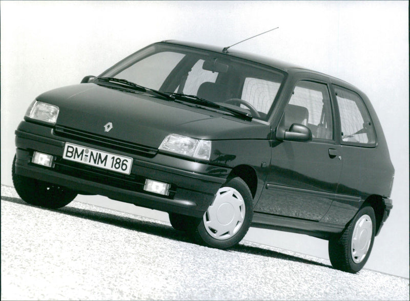 Renault Clio - Vintage Photograph