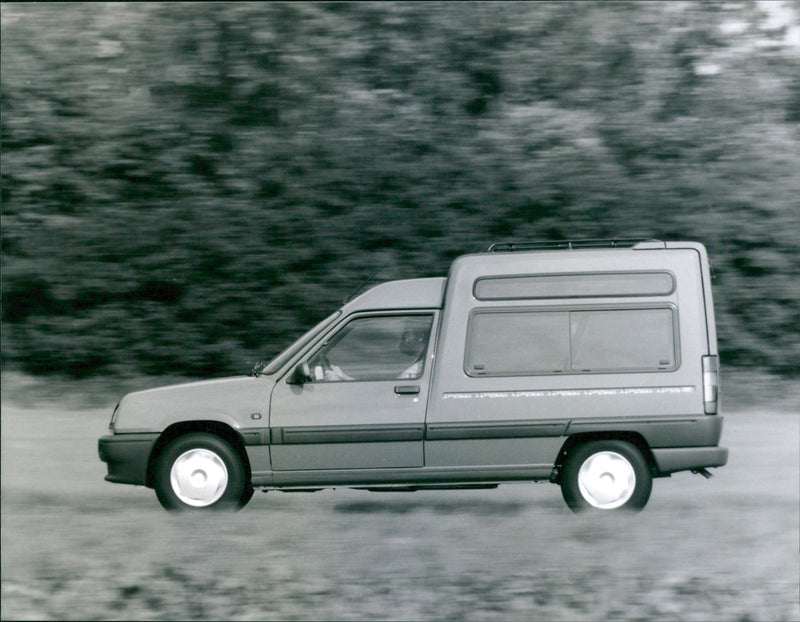 Renault Rapid - Vintage Photograph