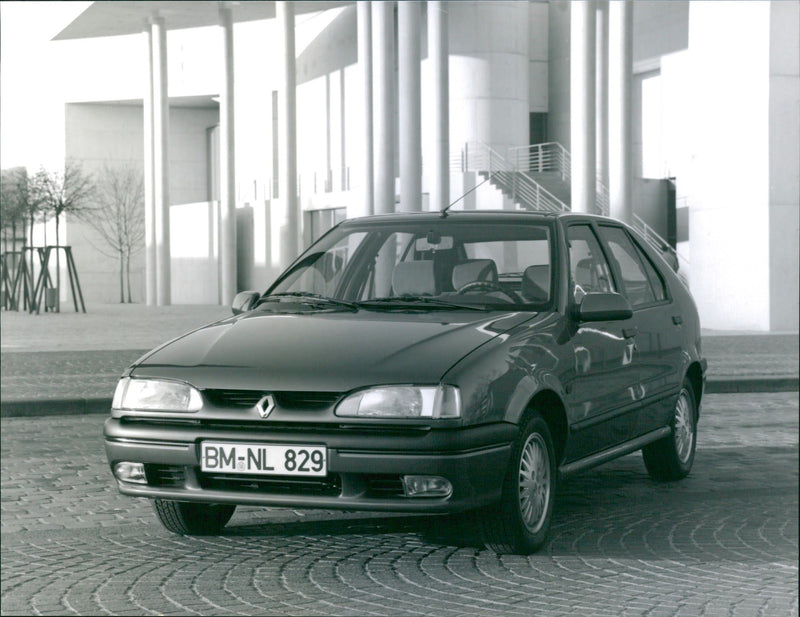 Renault 19 - Vintage Photograph