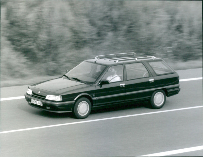 Renault 21 - Vintage Photograph