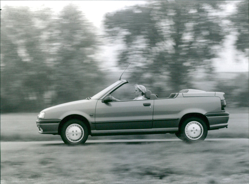 Renault 19 - Vintage Photograph