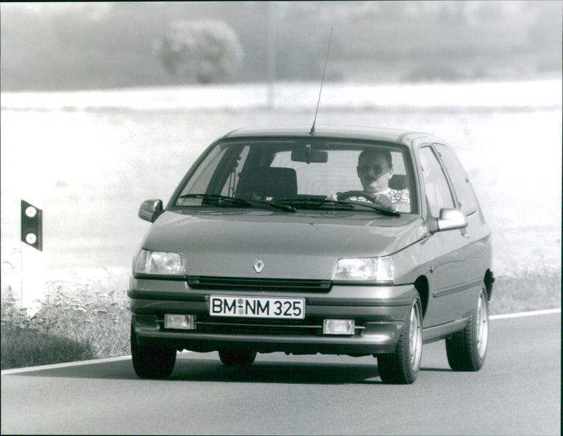 Renault Clio - Vintage Photograph