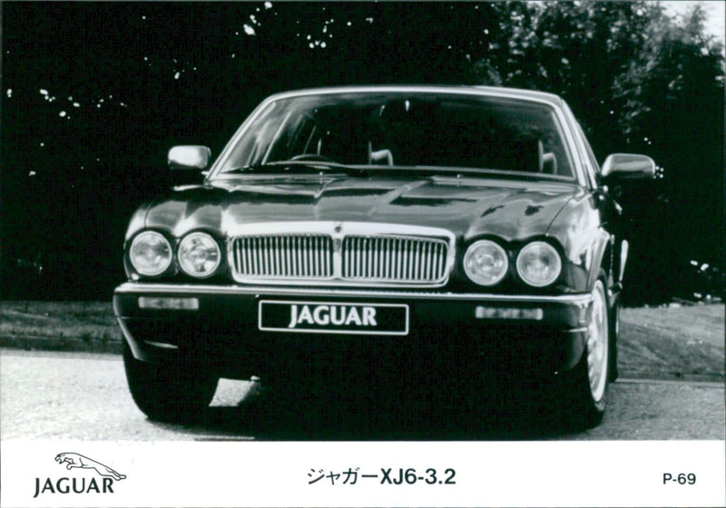 Jaguar XJ6-3.2 - Vintage Photograph