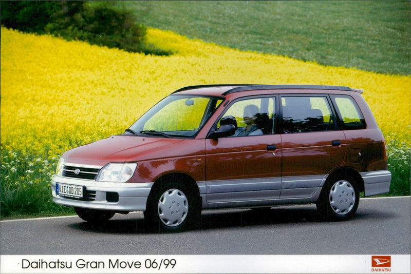 1999 Daihatsu Gran Move - Vintage Photograph