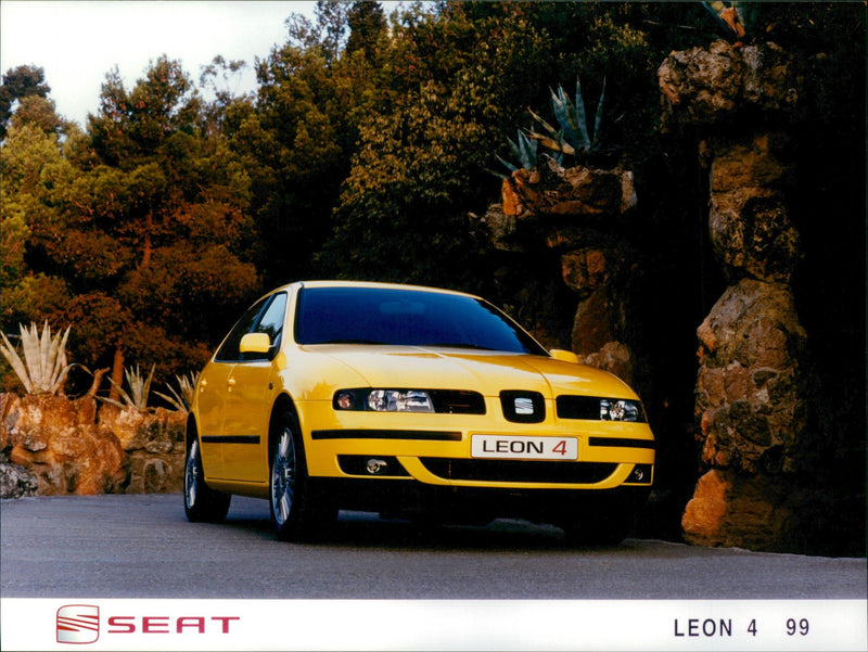 1999 Seat Leon - Vintage Photograph