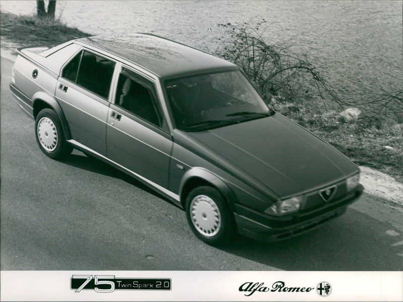 Alfa Romeo 75 - Vintage Photograph