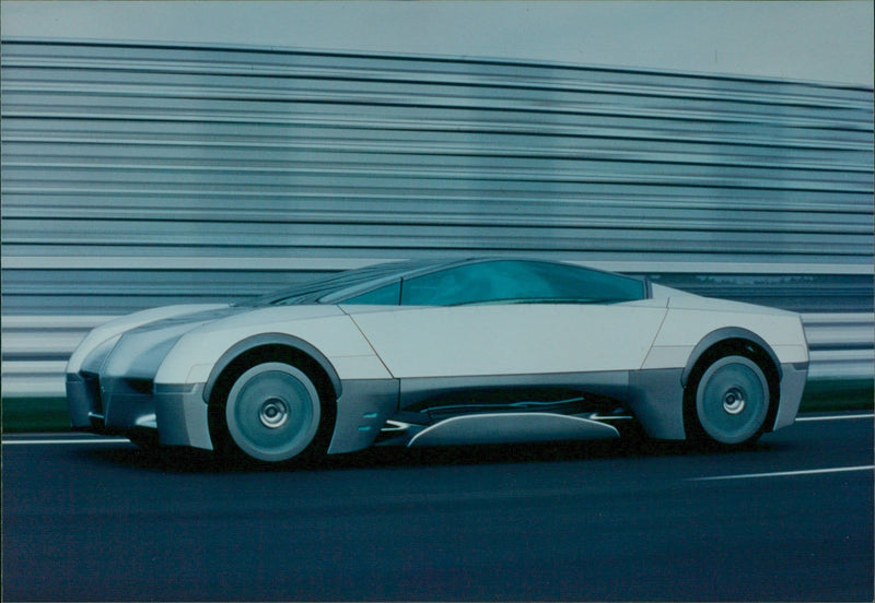 1998 Mitsubishi HSR-VI - Vintage Photograph