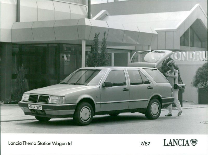 1987 Lancia Thema Station Wagon td - Vintage Photograph