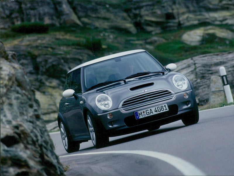 Mini Cooper S 2001 - Vintage Photograph