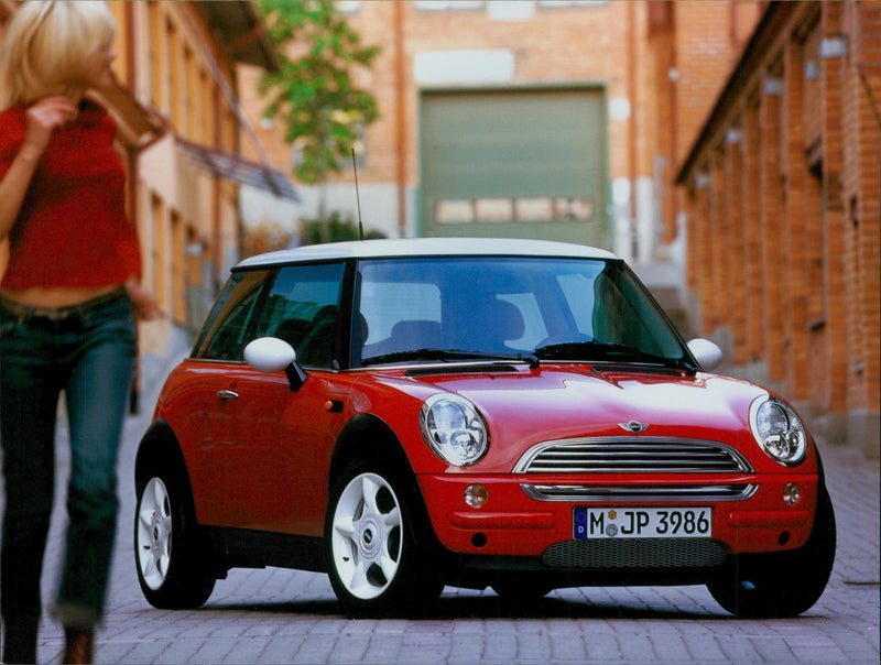 Mini Cooper 2000 - Vintage Photograph