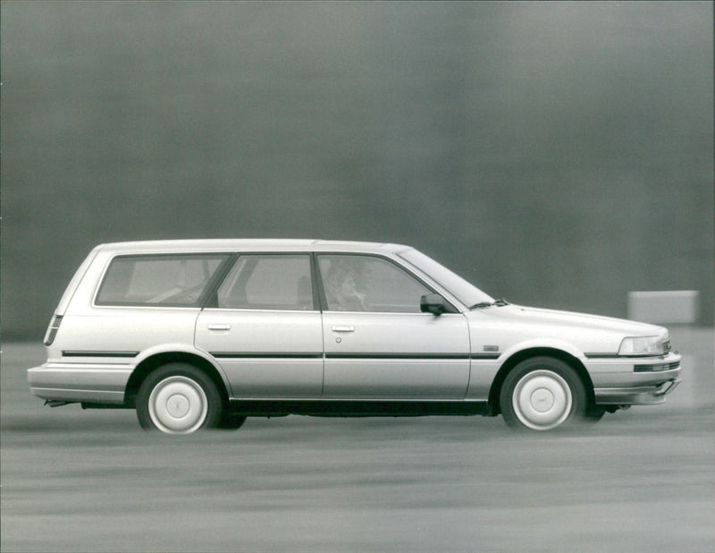 1990 Toyota Camry Combi - Vintage Photograph