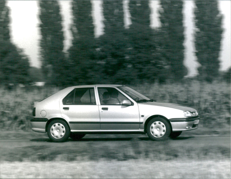 Renault 19 RT 1.9 dT - Vintage Photograph