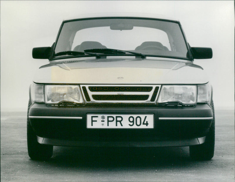 1989 Saab 900i - Vintage Photograph
