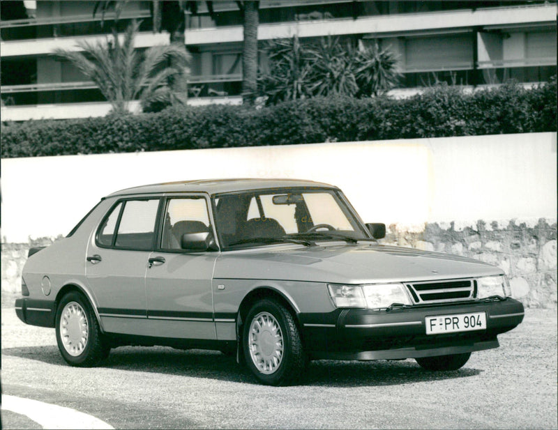 1989 Saab 900i 16 - Vintage Photograph