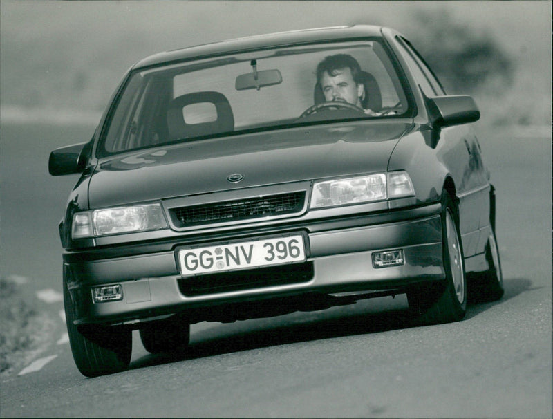 Opel Vectra 2000 - Vintage Photograph