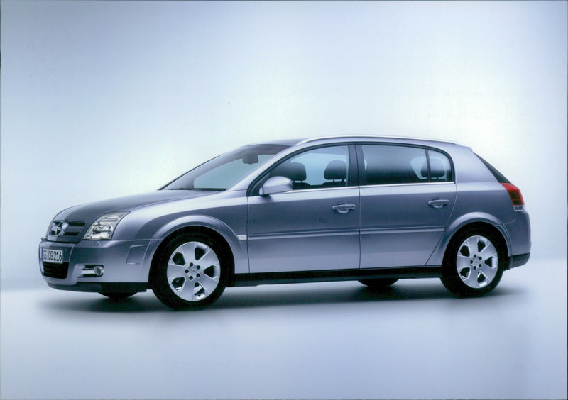2002 Opel Signum - Vintage Photograph
