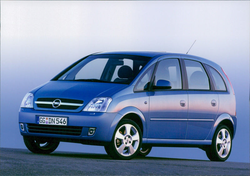 2002 Opel Meriva - Vintage Photograph